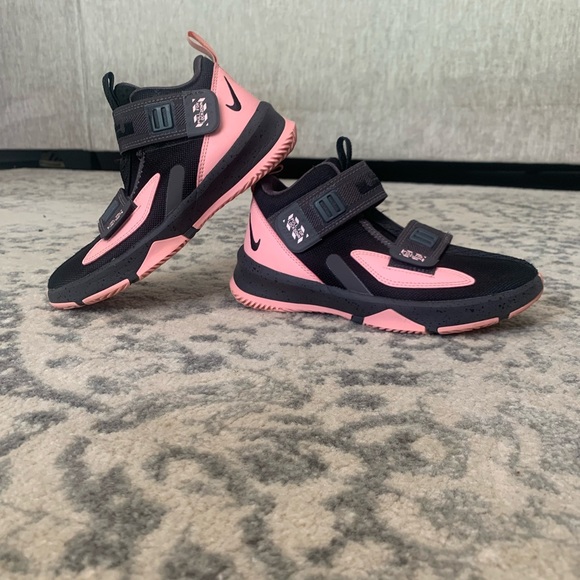 lebron soldier 13 pink and black